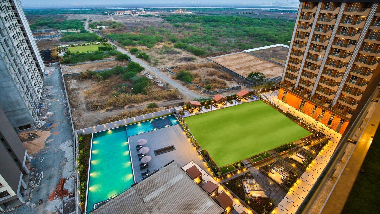 The Weekend Address Hotel Surat Ngoại thất bức ảnh