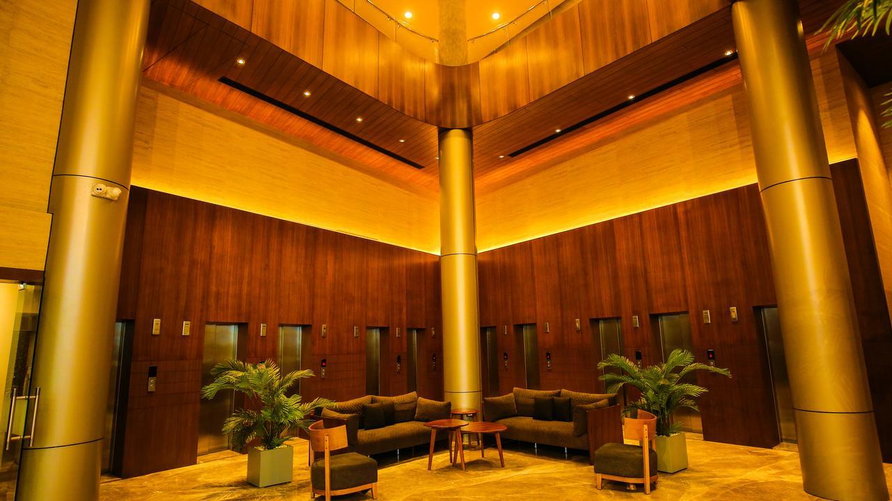 The Weekend Address Hotel Surat Ngoại thất bức ảnh